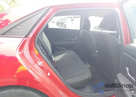 2023 Hyundai Elantra Sel z USA, uszkodzony, nr VIN 5NPLM4AG3PH093985